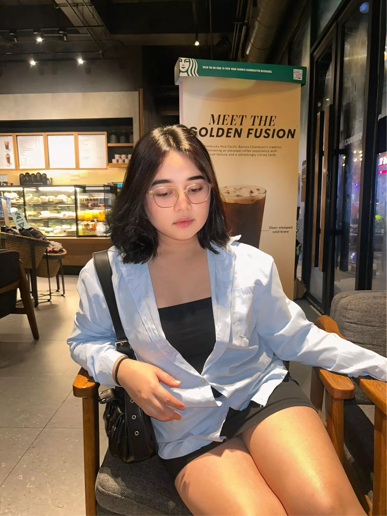 My coffee date outfit :)) simple girl moment with thick thighs 