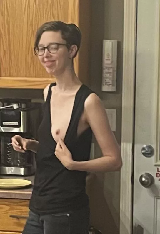 Nerd was not happy she had to go back to work this morning. But she at least gave me a little flash 