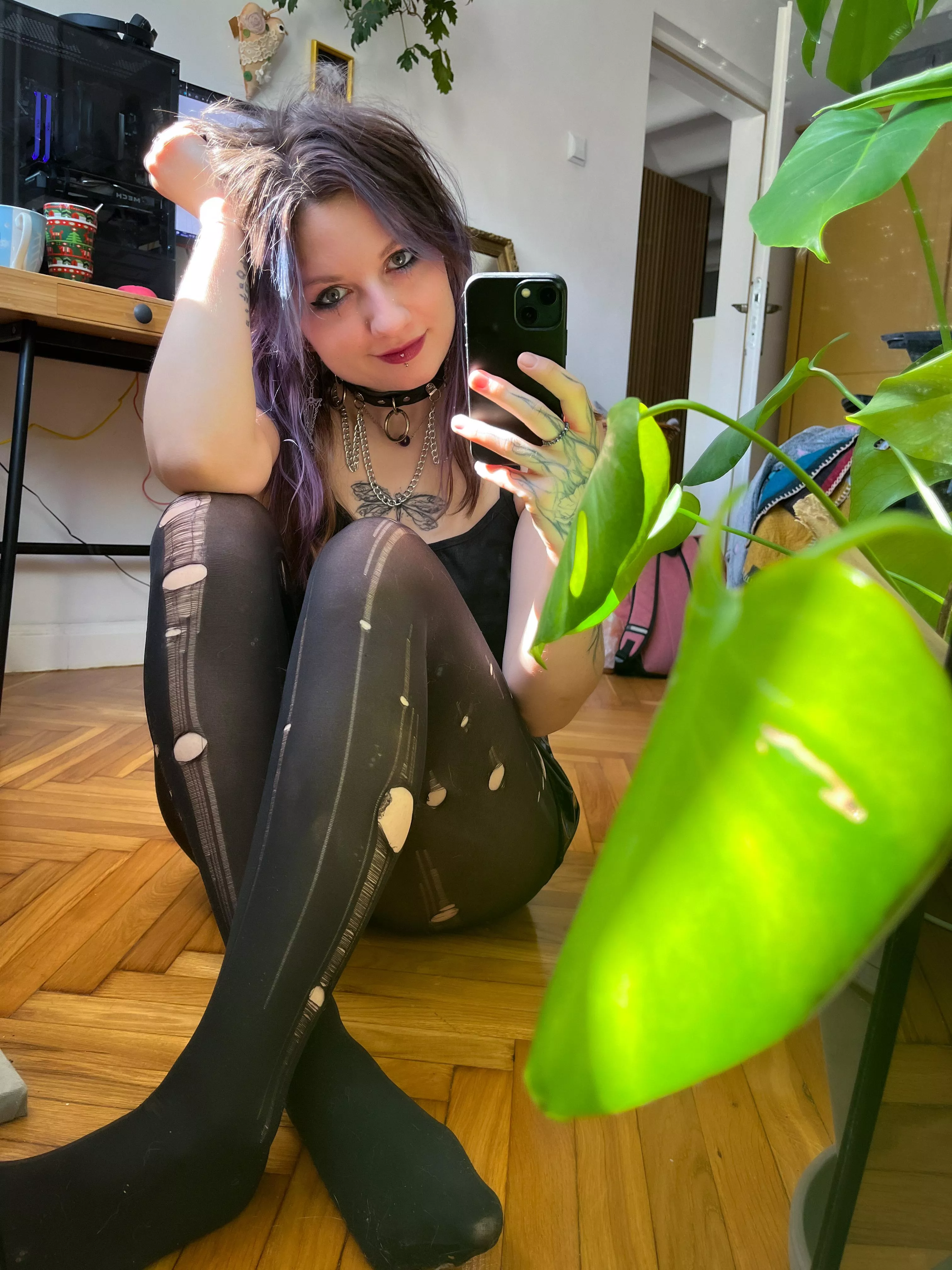 oh no they ripped [f]