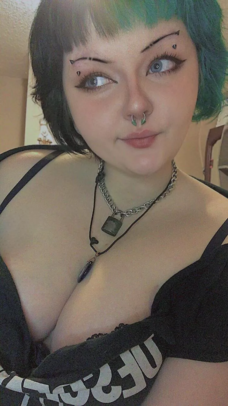 Posting again cus I keep getting insecure and takin my pictures down 