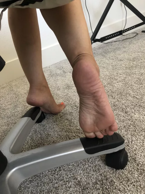 Toe rings, orange nail polish and my tanned feet(oc)