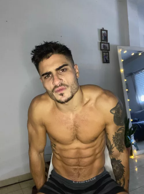 [24] Can you handle this beefy muscles clapping on your face?