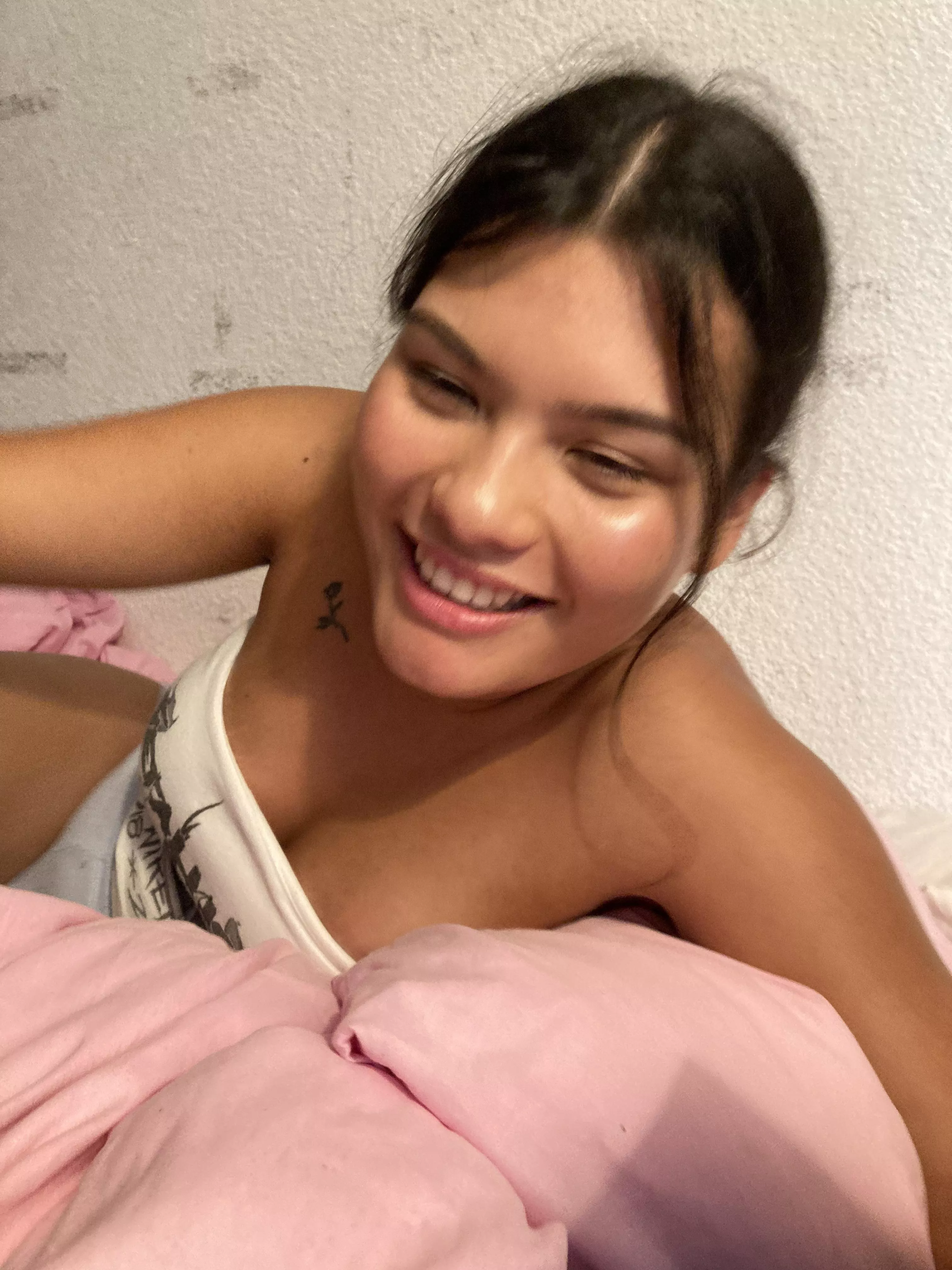 do i look cure or hot