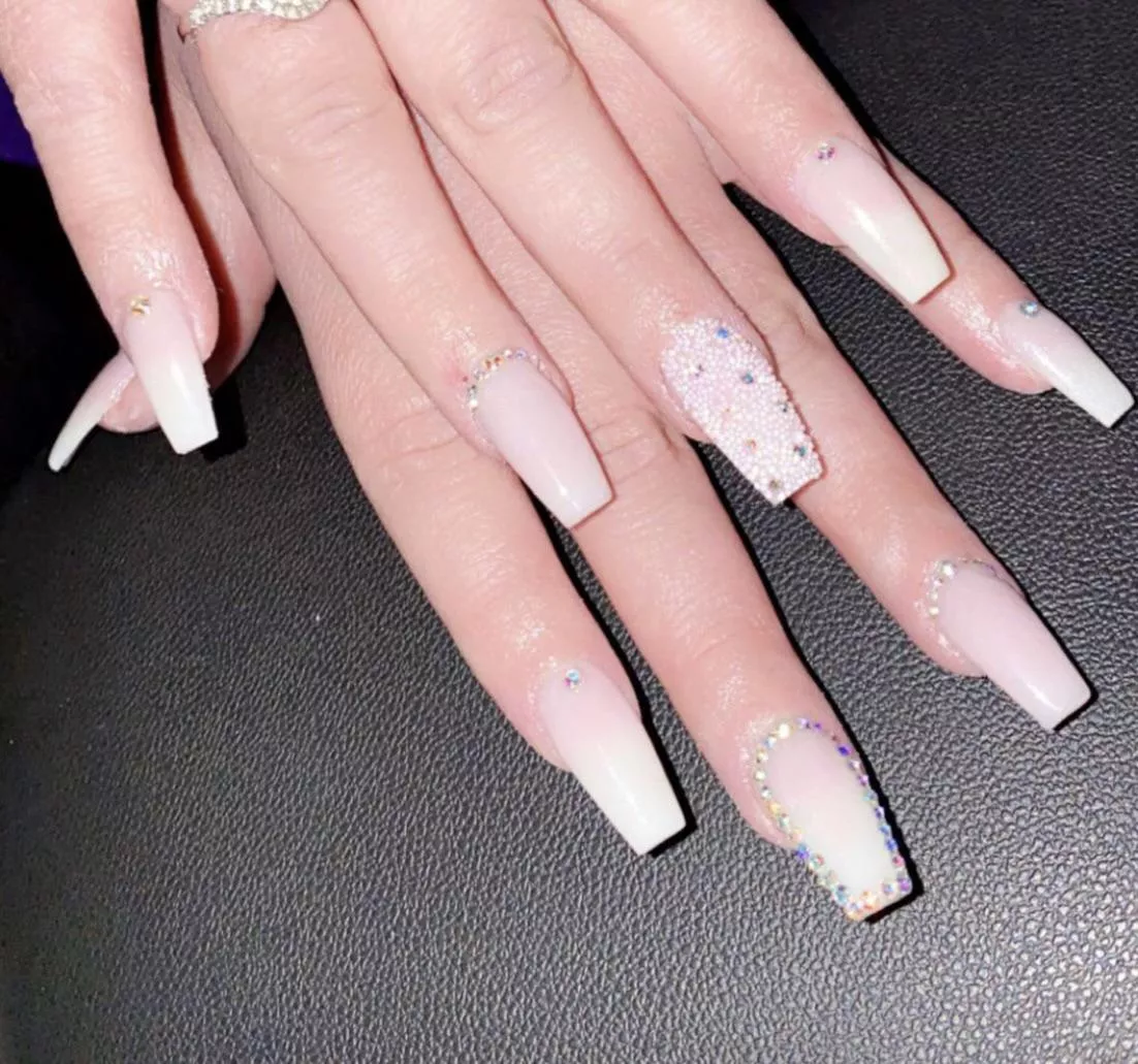 Do people have hand fetishes? 