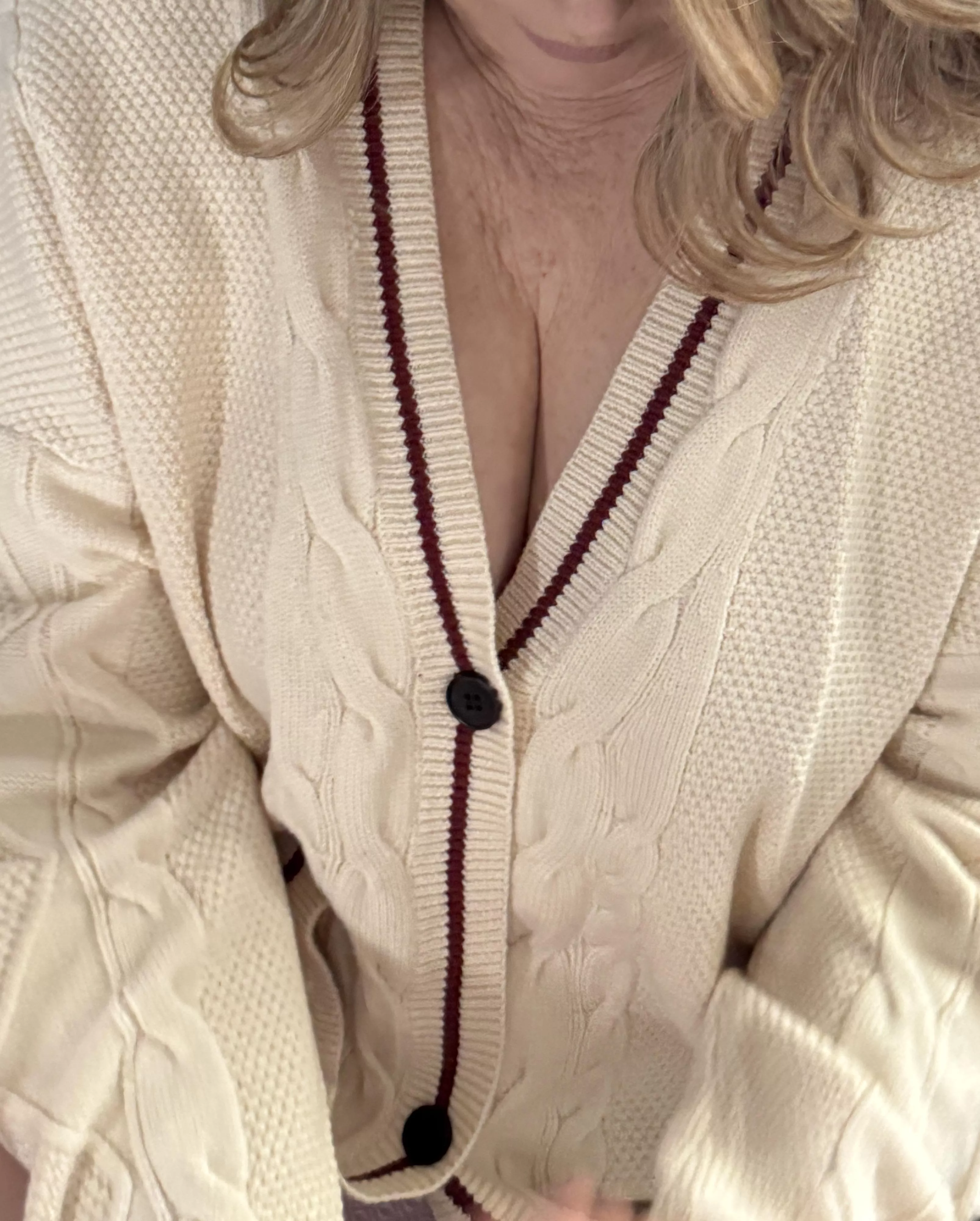 It’s pumpkin spice and sweater weather 