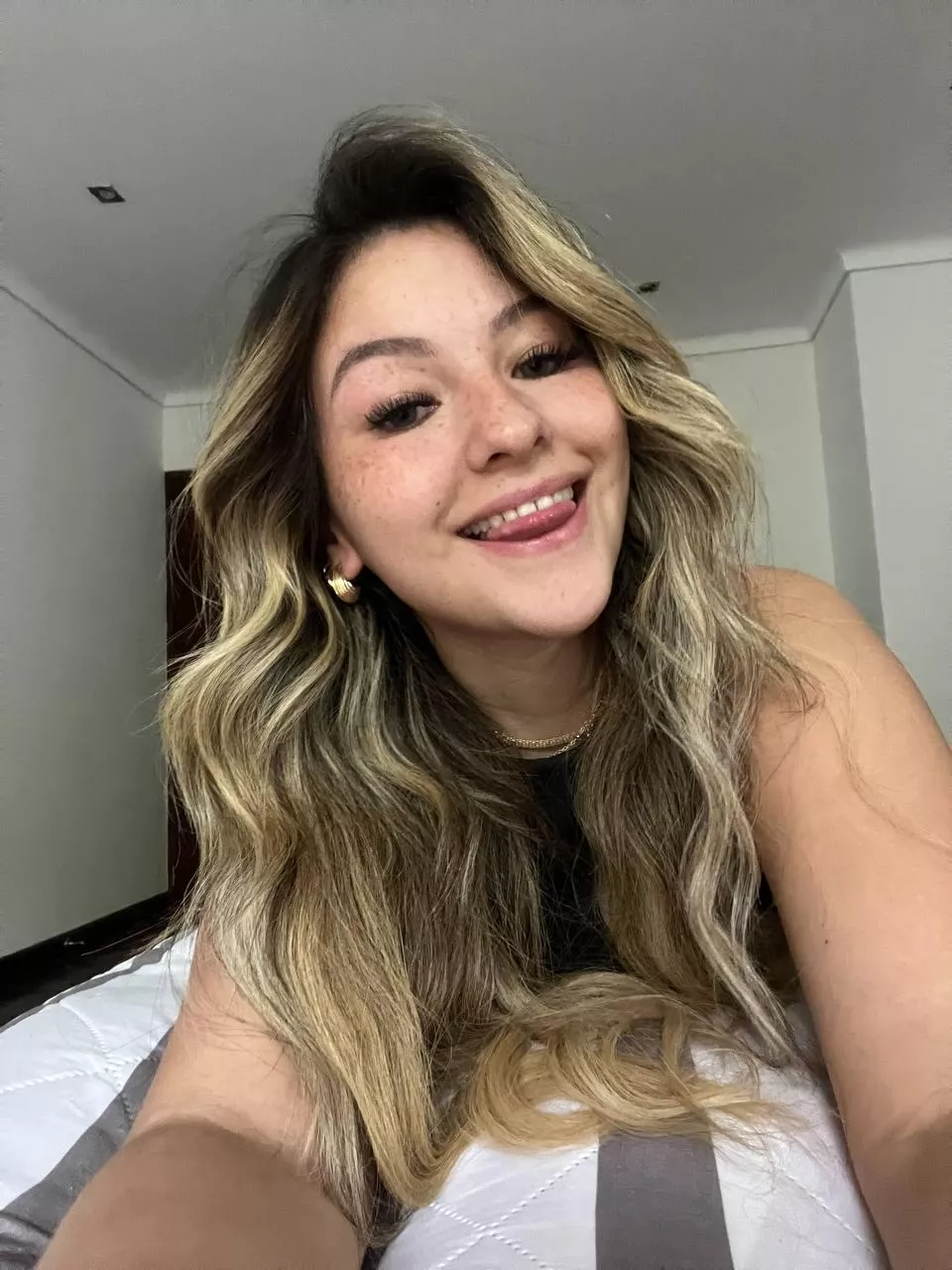 It’s recommended to wear a bra with this top but who cares?
