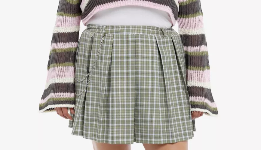 Need to find this sweater (or something close) 