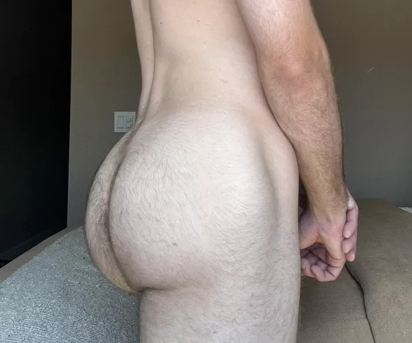 Do you think I have a cute butt? 🥺