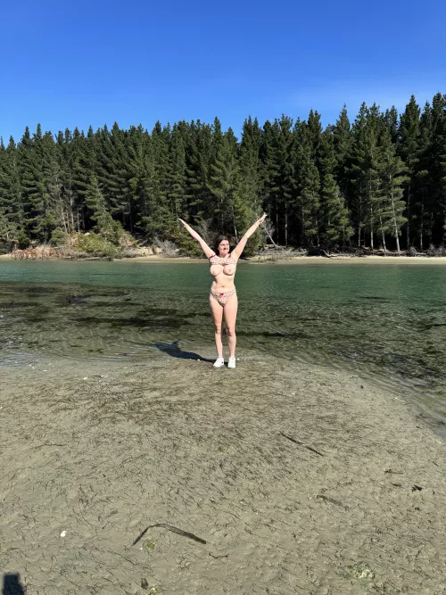 Flashing in New Zealand nature 