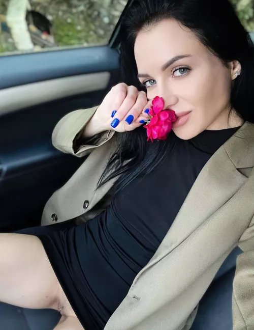 I hope this skirt isn't too short for my boss 🤭