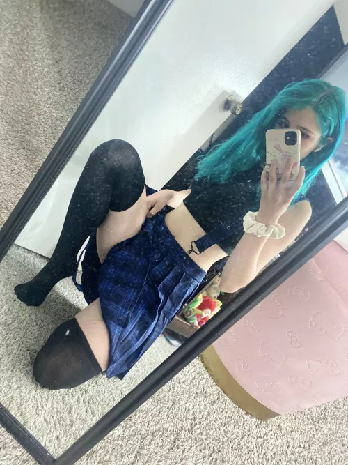 i love this blue skirt :) 