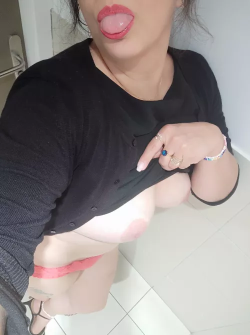 Just wanted to show you my lipstick matches my panties today 😋.