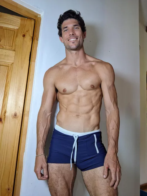 Looking for a 6'1 alpha stud?