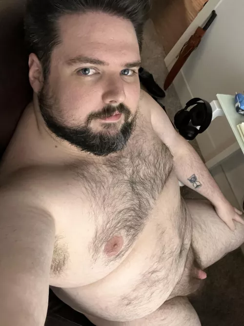 Need to find some nudist friends to hang out with 😮‍💨