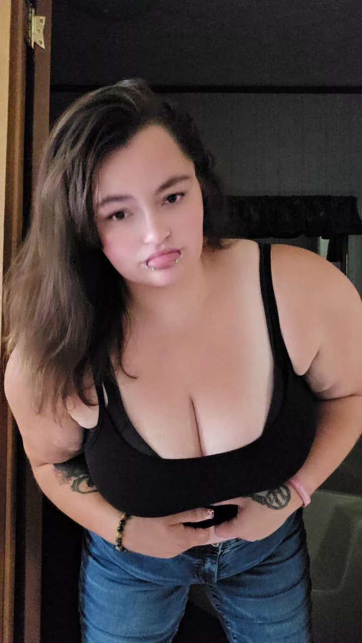 want to date a chubby girl like me?