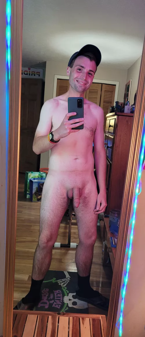 Anyone want to workout with me at the gym and then suck me off in the locker room afterward? (22)