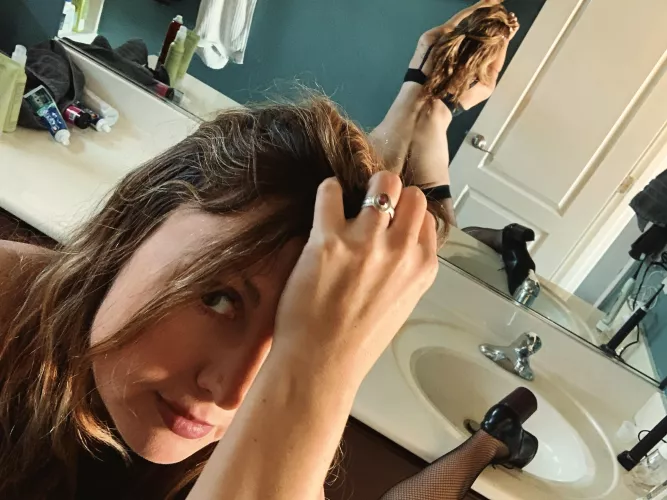 How do I look in the mirror?