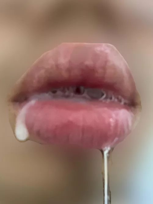 I’m a young cum slut daddy 🤫