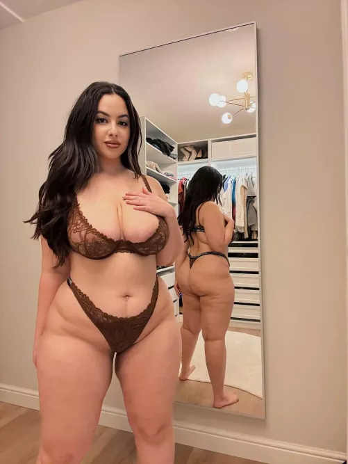 My curves are ready for all your dirty thoughts.