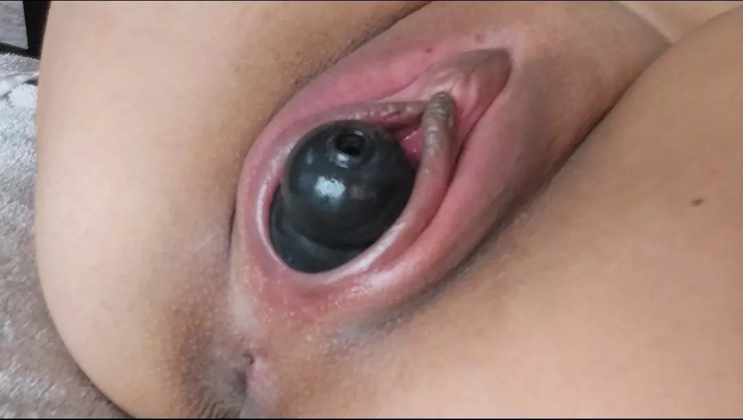 This kong in my pussy felt amazing 🤤🤤 can't wait to get the next size up