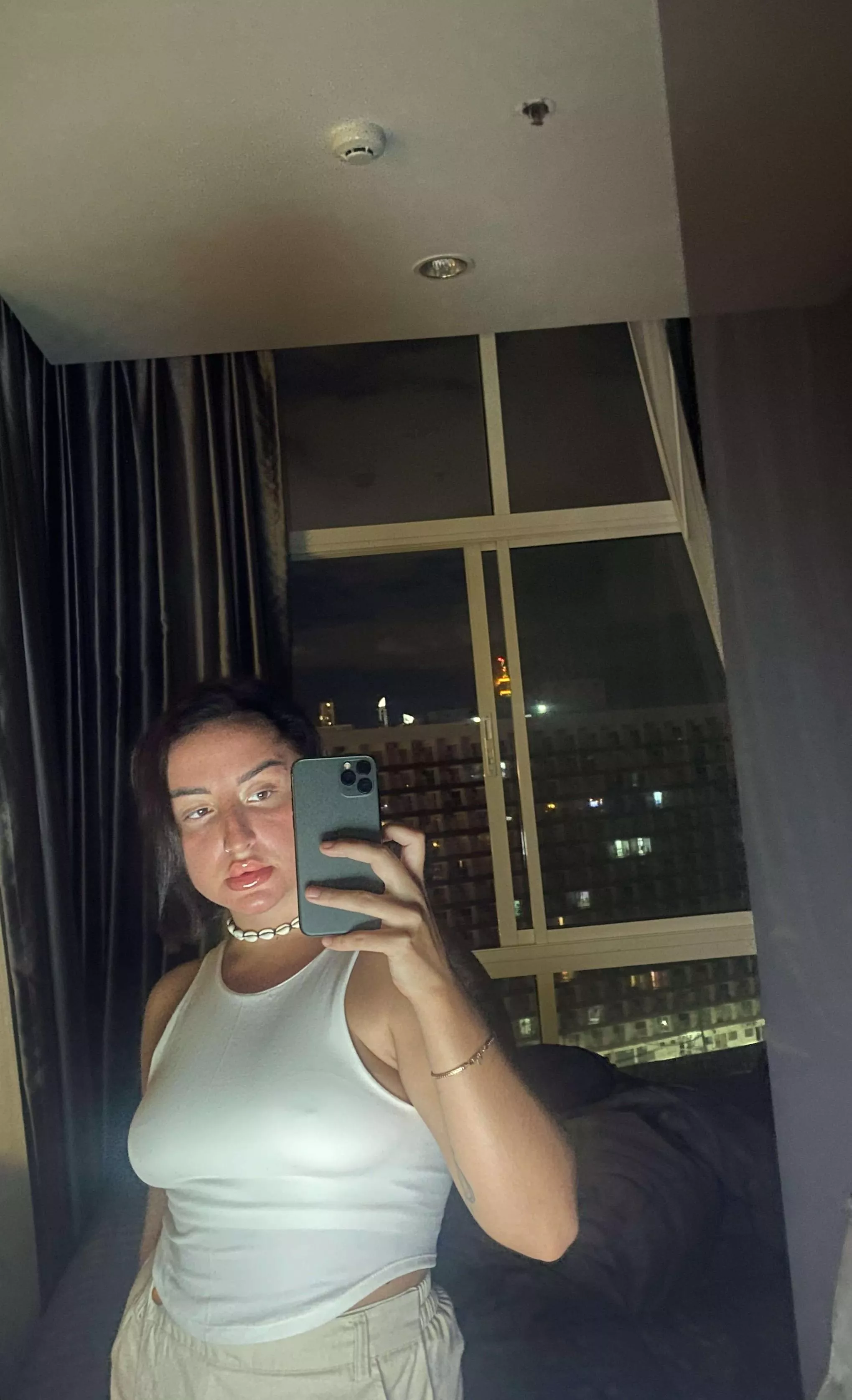 At first glance, do I look attractive or average