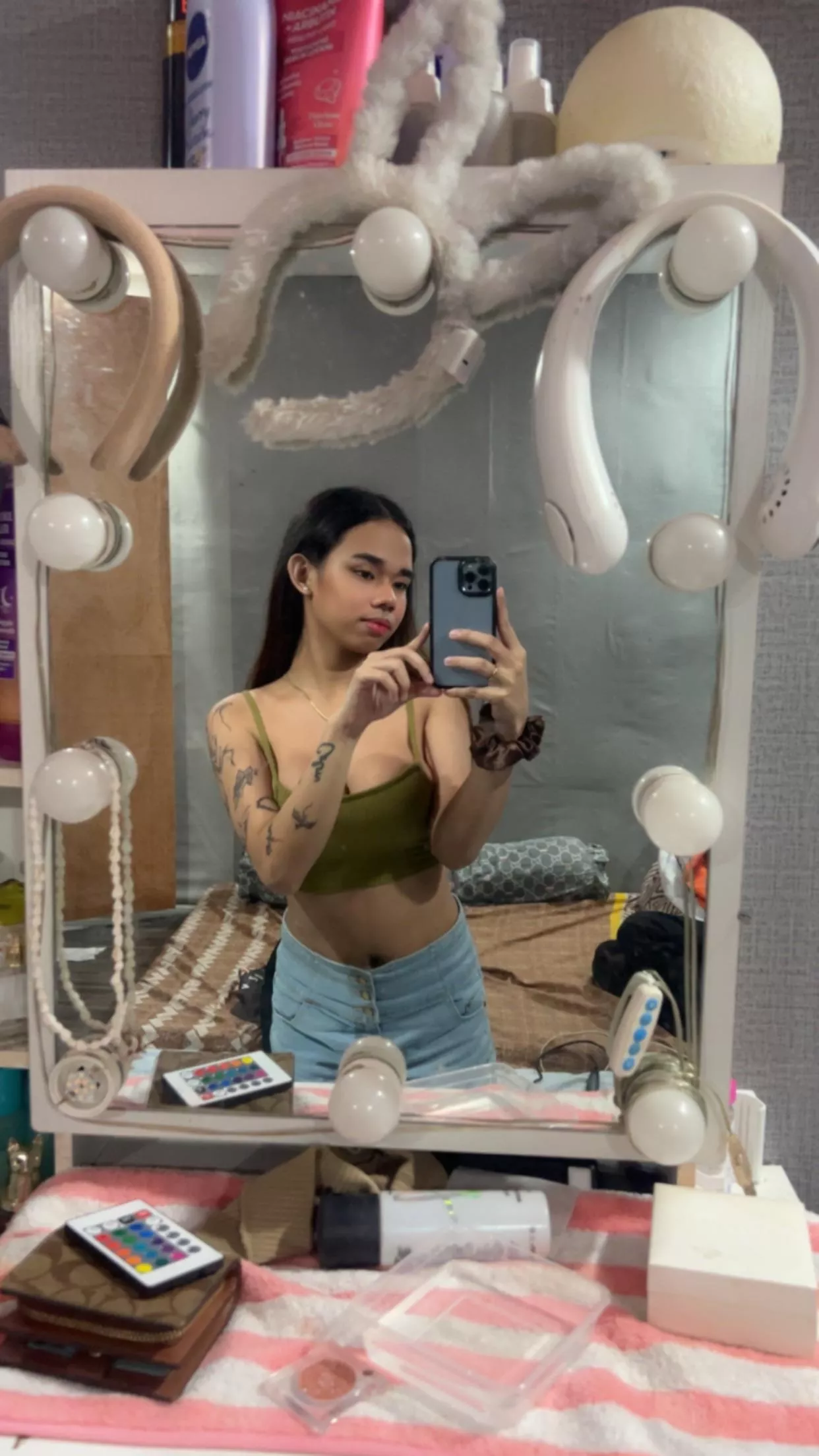 filipina ladyboy with a tattoo😋