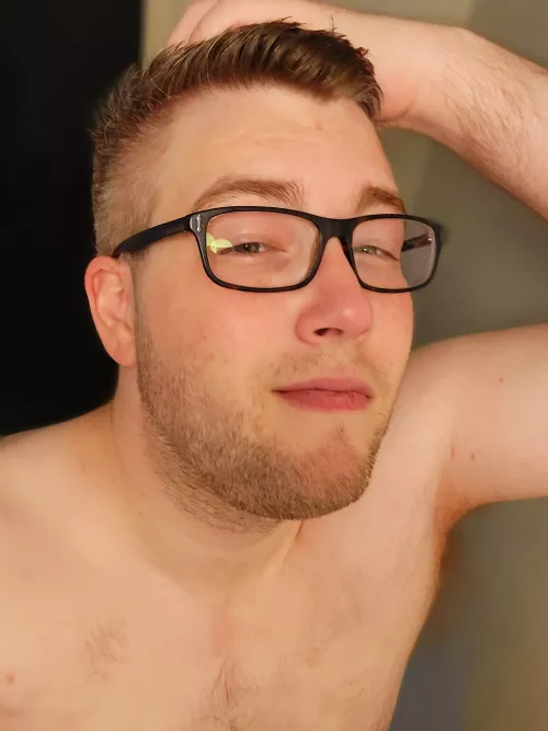 Pre-work vibes. Anyone feel like keeping me company tonight?