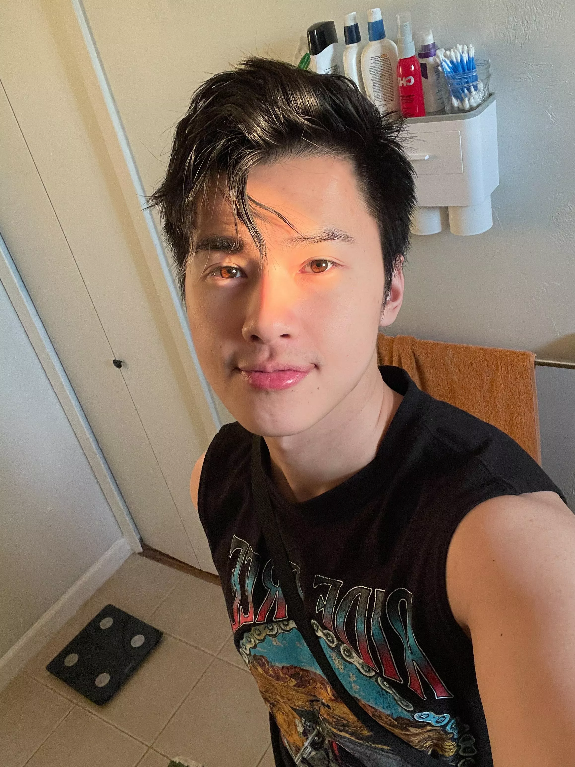 When the light hits your eyes at the right angle! 27 