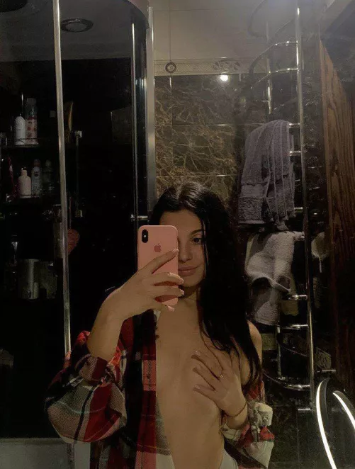 When the open shirt is just the right amount of sexy