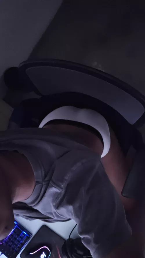 (21) let me play with you too