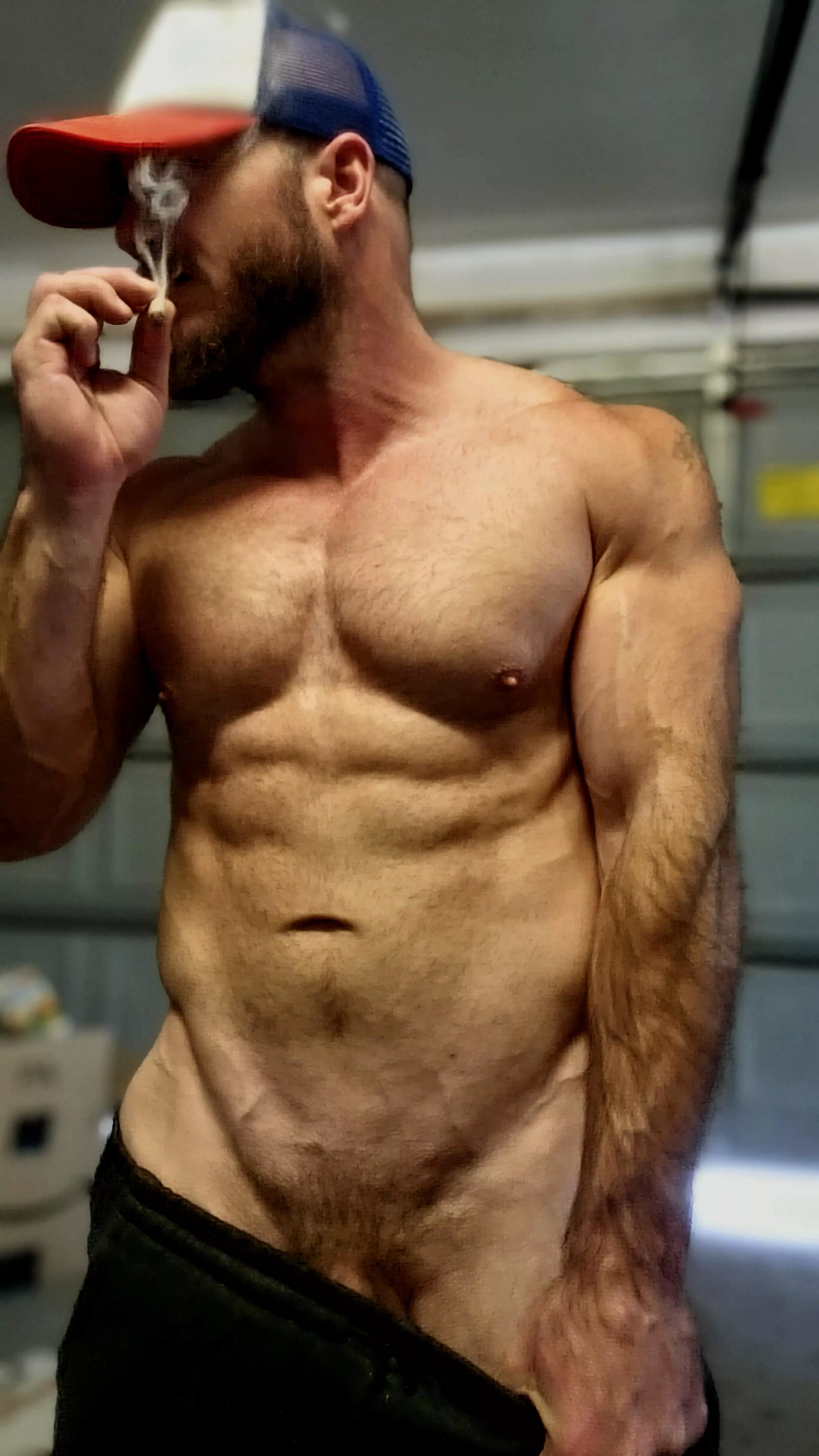 (37)Dad's working in the garage...