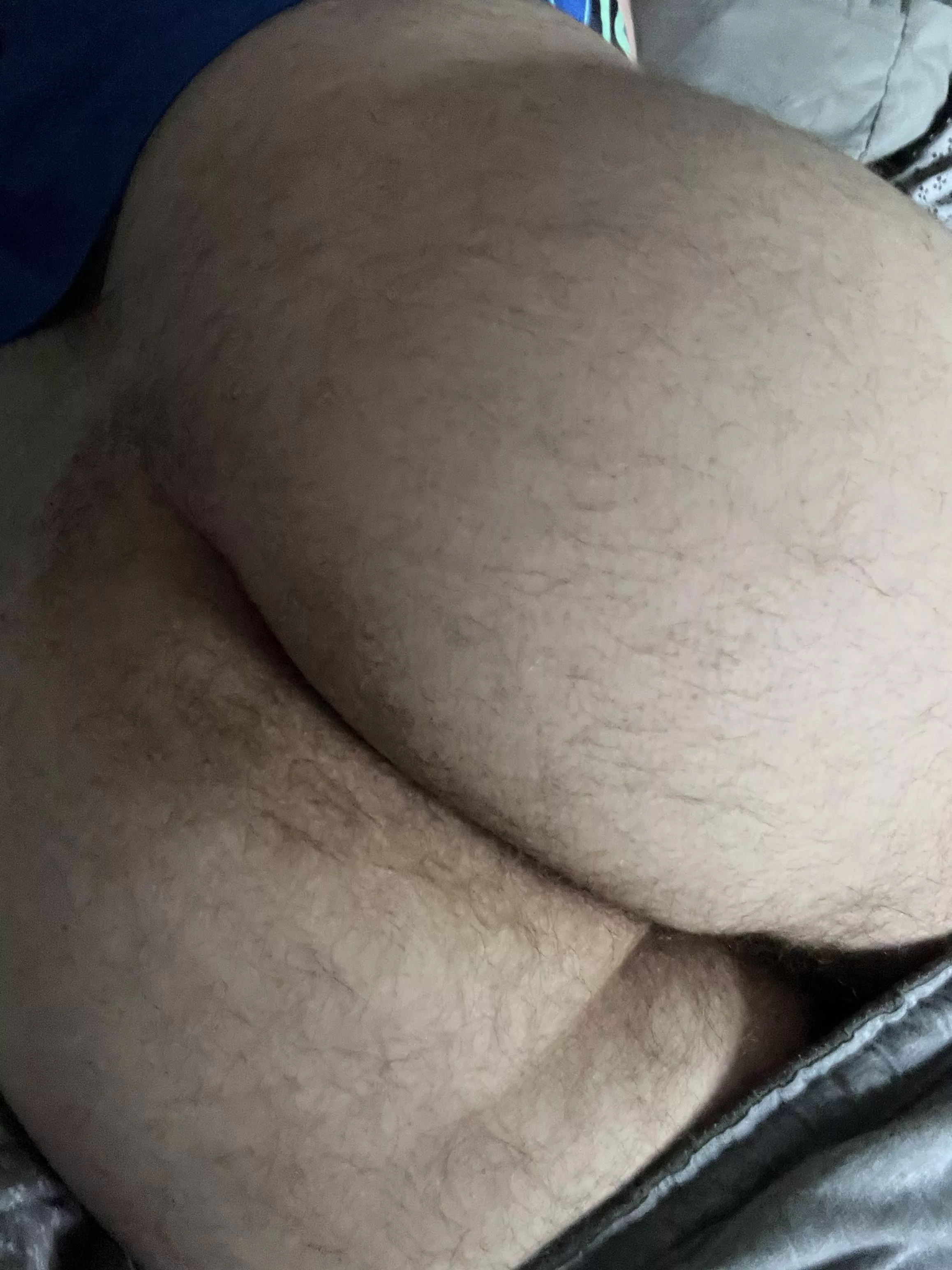 Big hairy virgin cheeks need clapping wanna help 