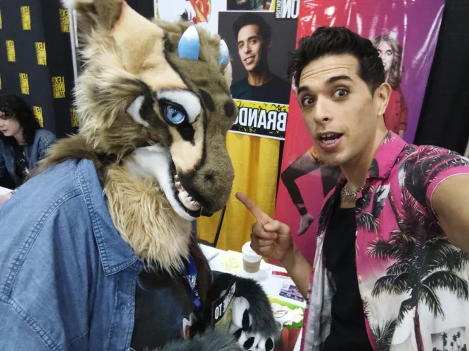 Met Brandon Rodgers at a con in Kentucky. He was sooper nice. I have a story that goes with it. Maybe I'll share it sometime. 