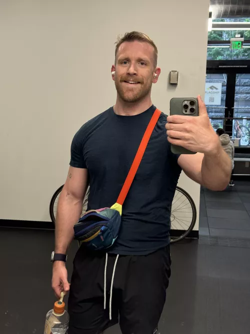 My CrossFit gym has the best mirror for shameless selfies