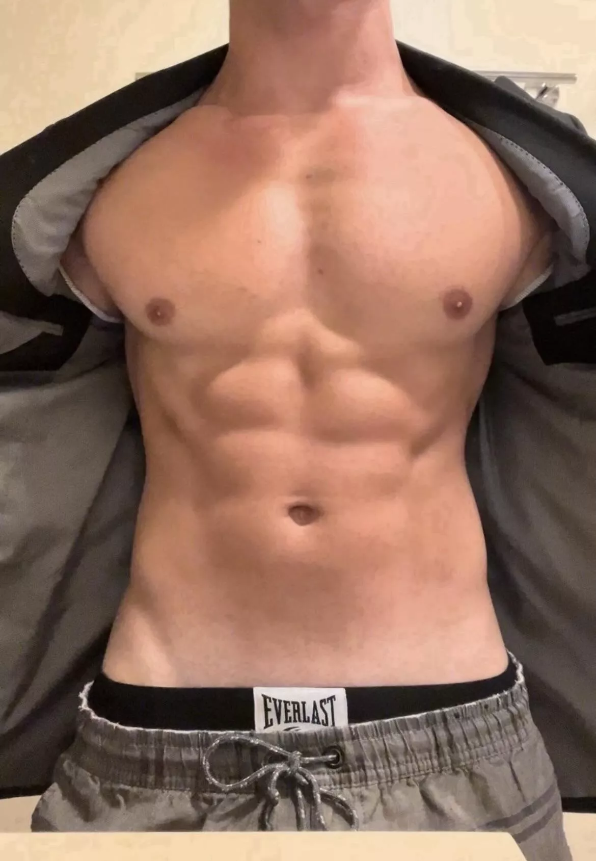 [23] Ab check at 6’3 218lbs by opening my suit for a quick peak 😊😊🥰