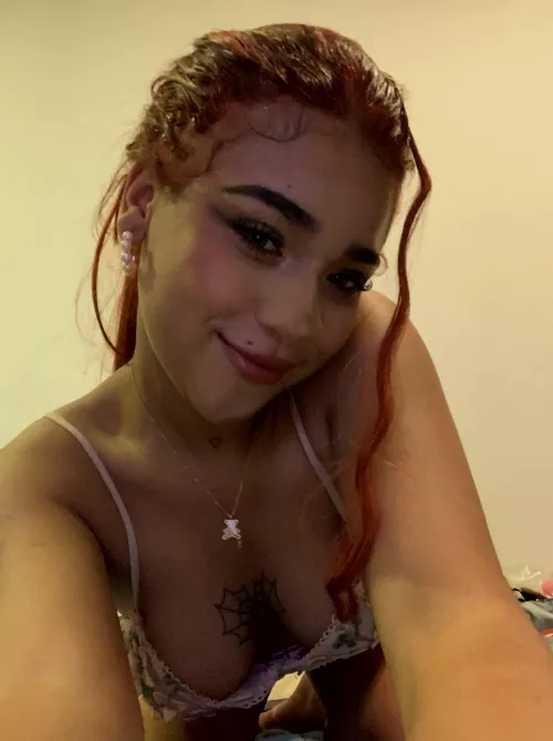 I am living on the edge, having a selfie moment😘