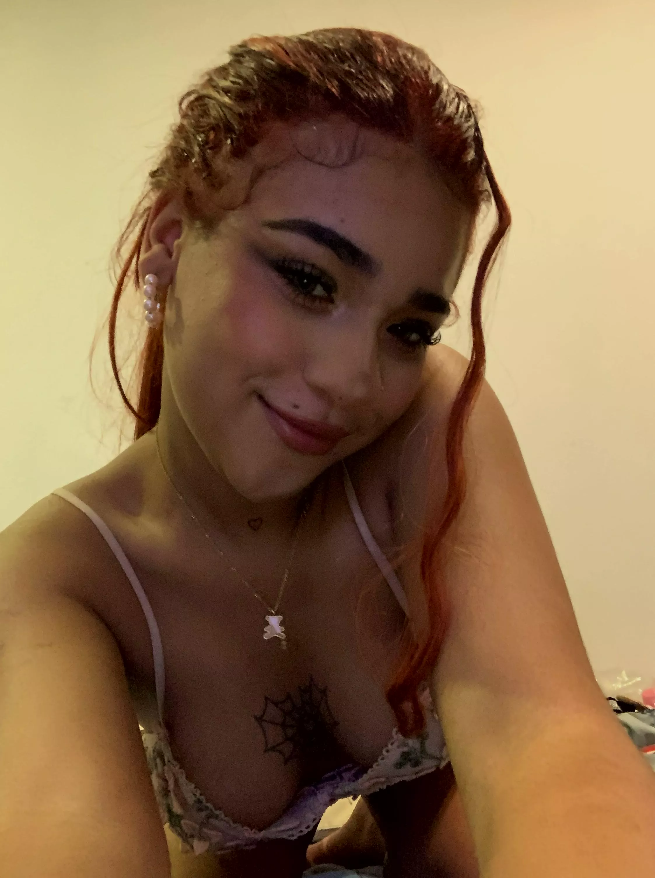 I am living on the edge, having a selfie moment😘