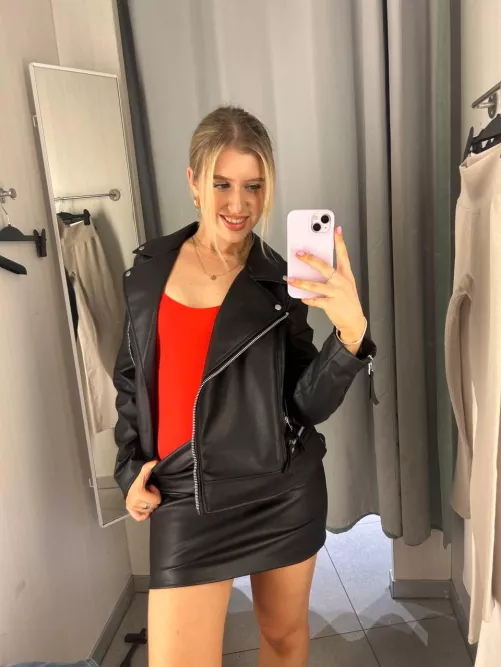 I think I should wear this outfit more often