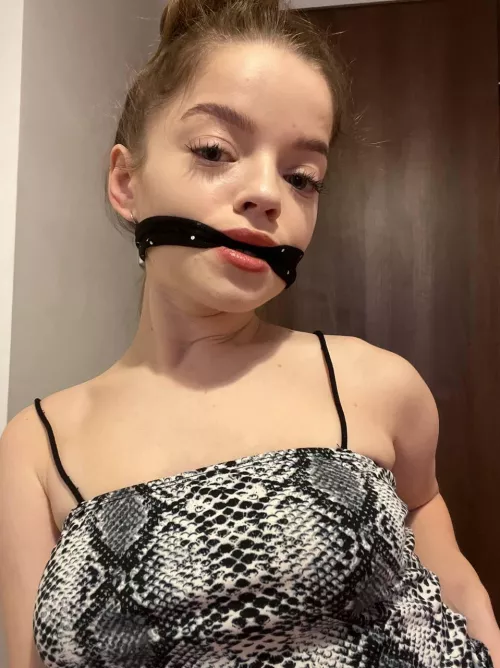 If you don't like this outfit, you can take it off me