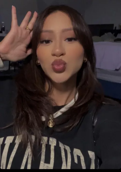 Latina asking for a big load 