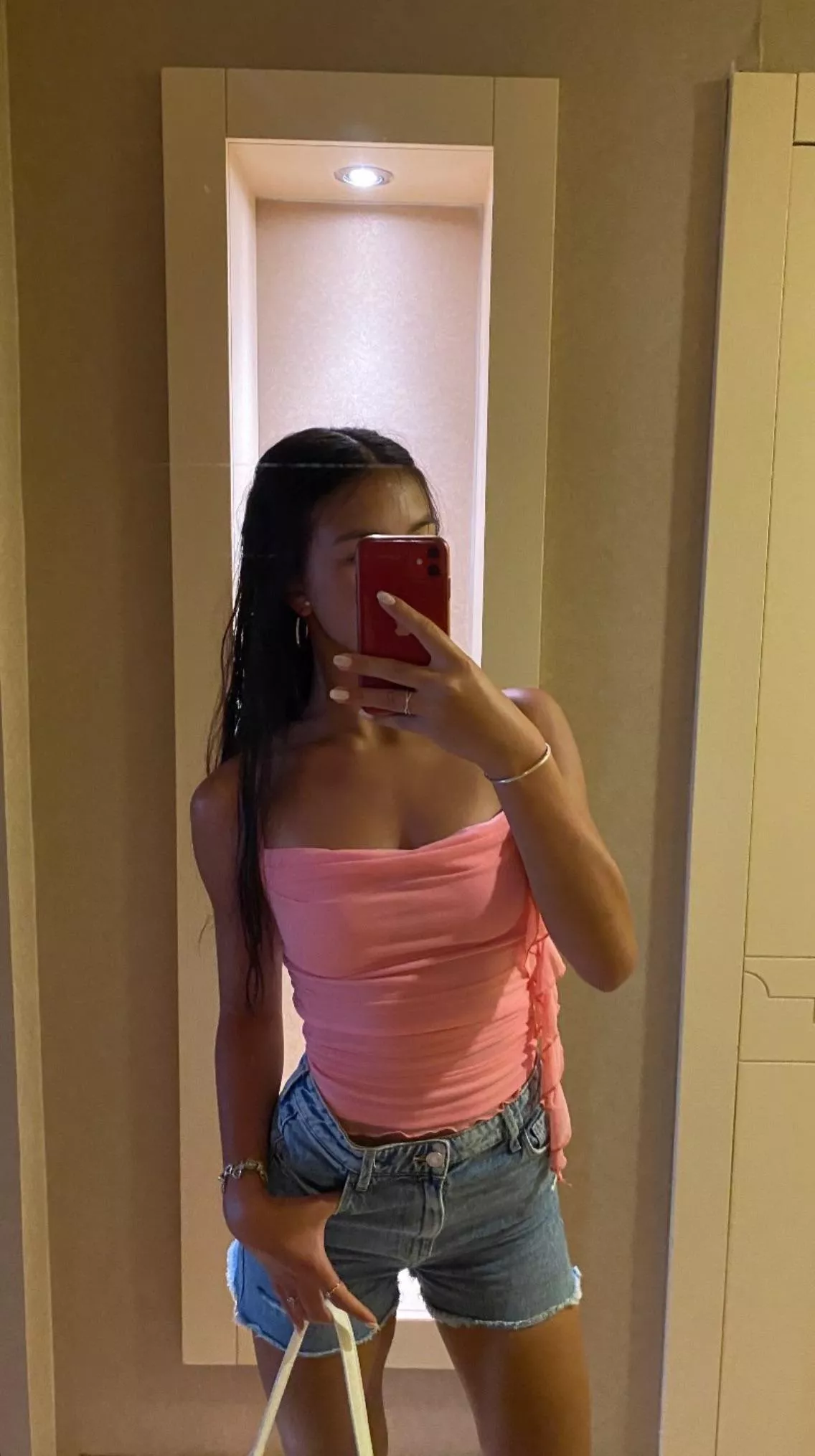 m/18 currently for vacation in the usa with my gf looking for a bbc bull who wanna fuck my gf in front of me. are you interested?