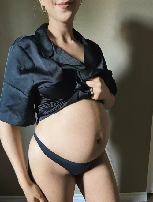 The things I’d let someone with a pregnancy fetish do to my body…