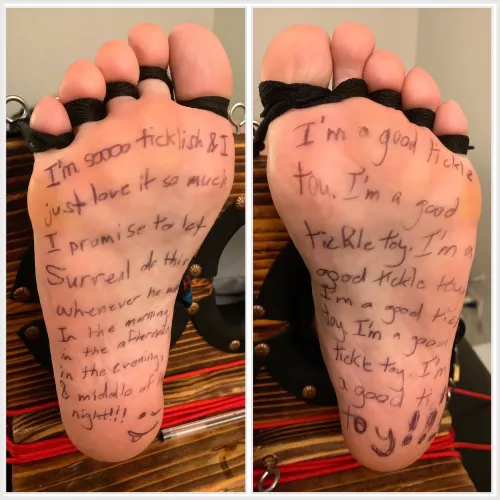 Writing on feet… it’s so fun 🤤