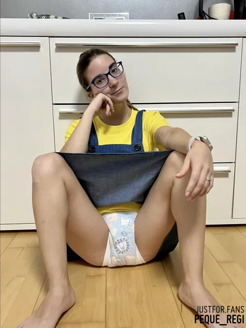 A minion Regi in diapers πΌ π§Έ
