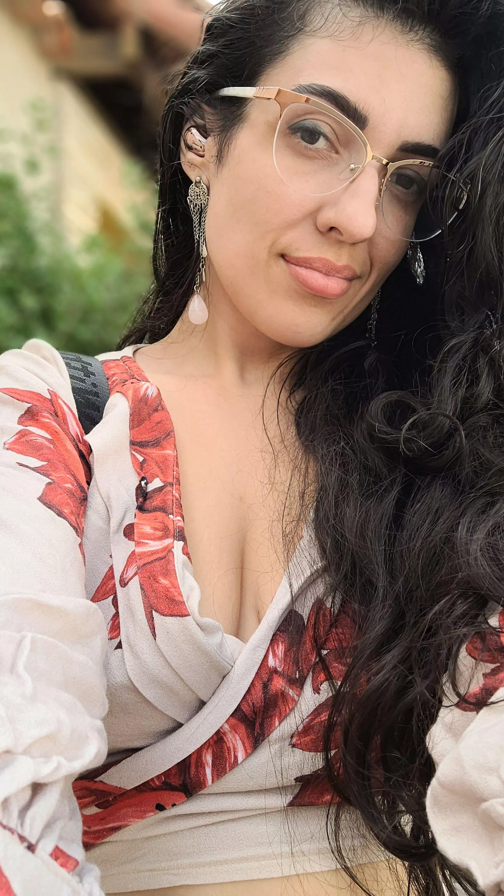 A walk on the mall in a simple outfit. Always braless