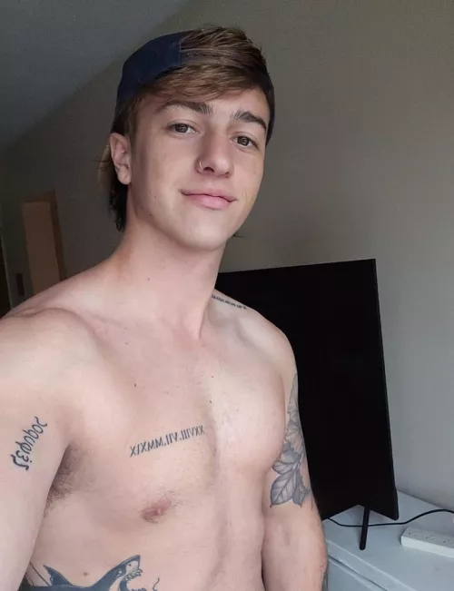 Hope you like this pic even if I'm not naked haha