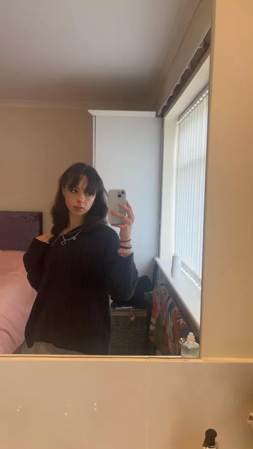 Selfie of a classy girl who's ready to go out :)