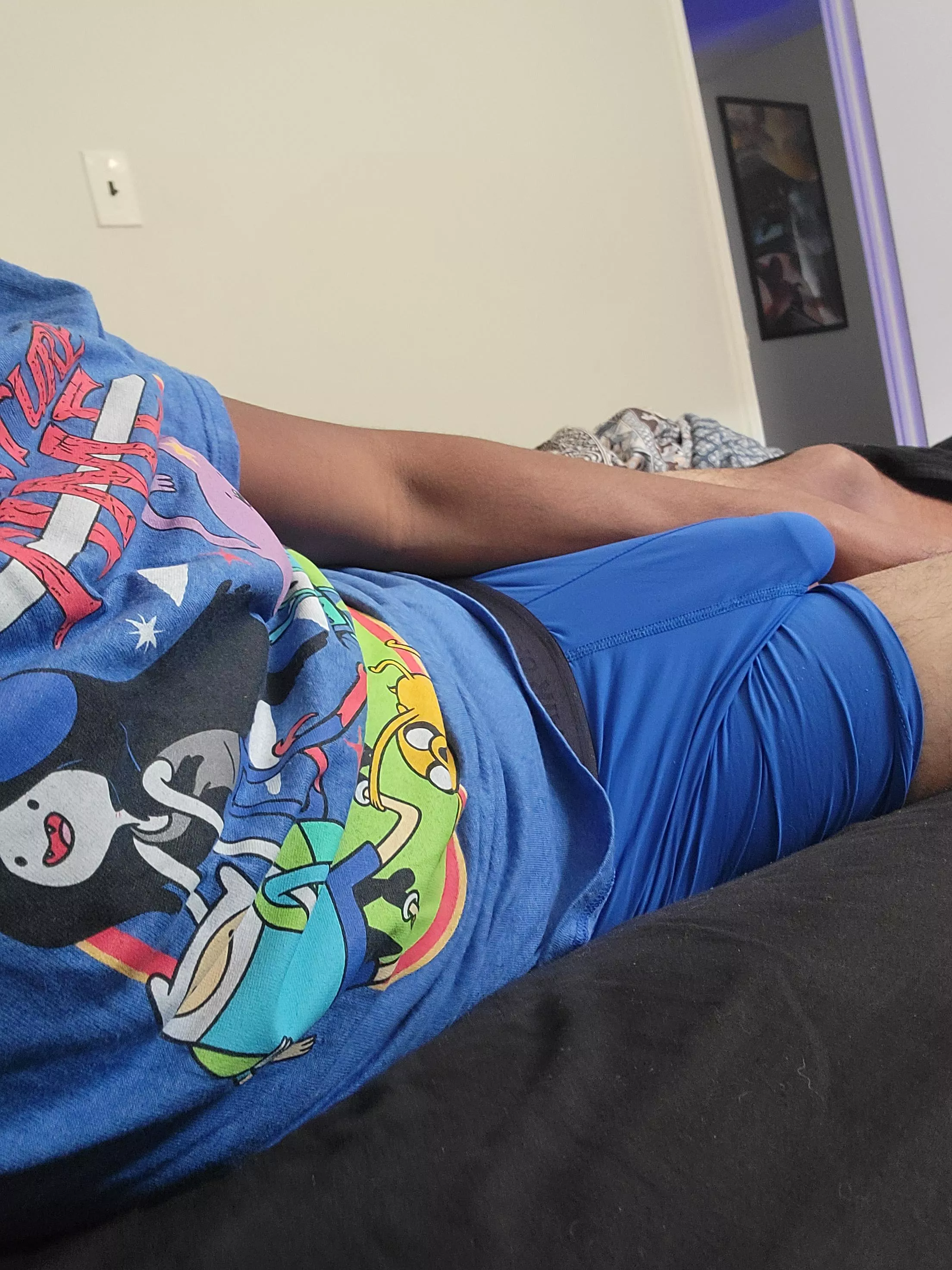 You wake up next to this. Wyd?? 