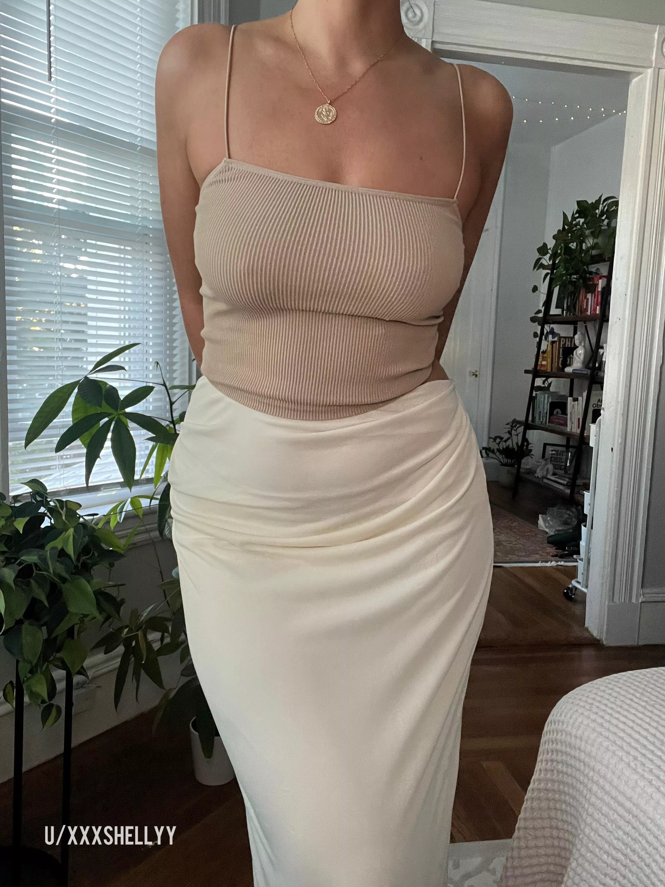 A subtle braless look :)