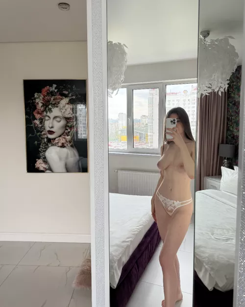 Big breasts in the mirror will turn you on more than the others 